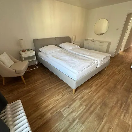 Altstadt 84qm Fuer 6 Personen Appartement